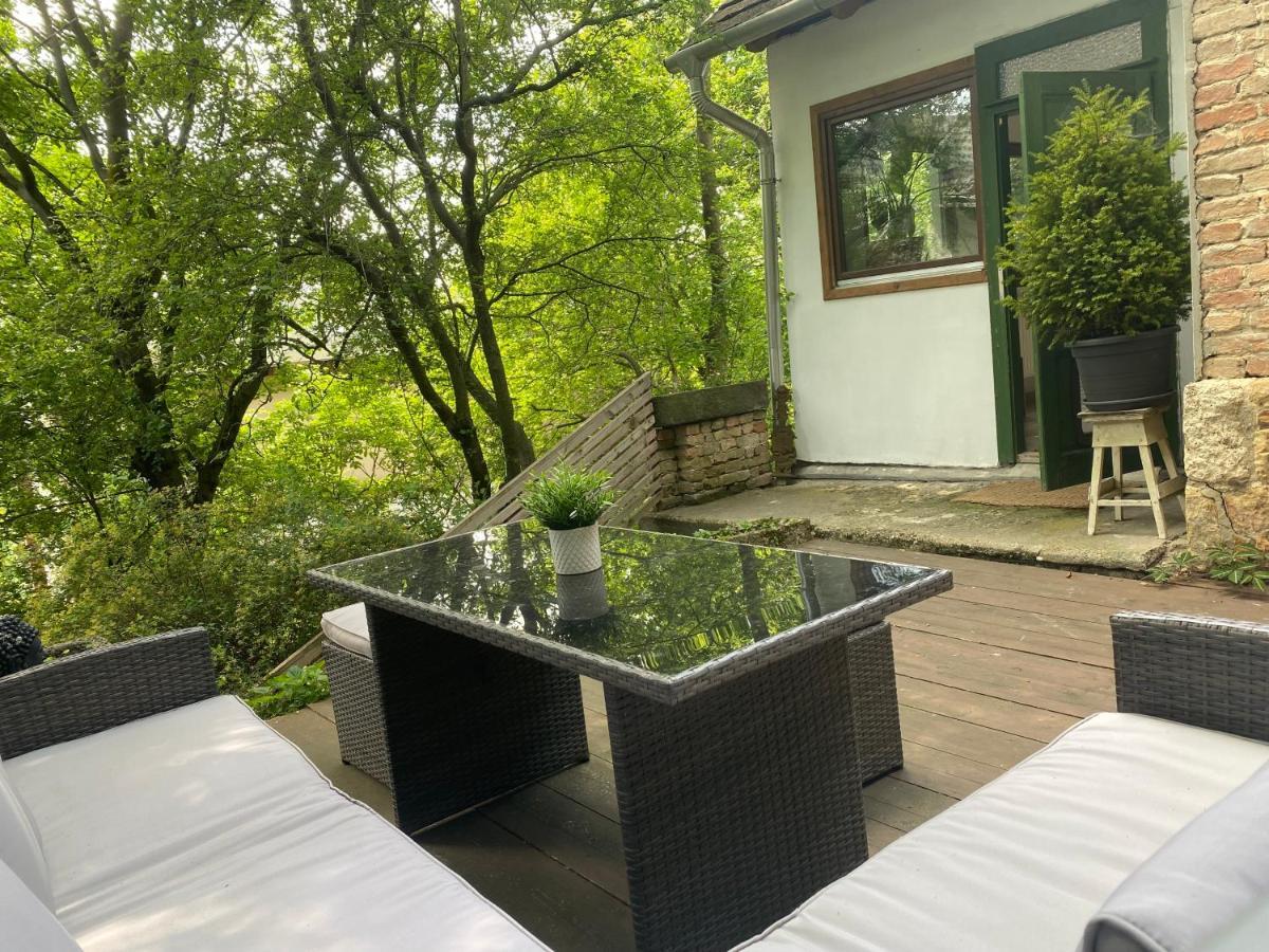 Rustic Cottage & Garden Retreat On Buda Hilltop Budapeşte Dış mekan fotoğraf